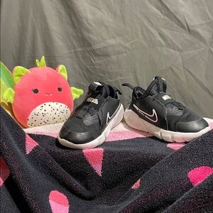 Nike Black and White Toddler Slip-On Athletic Shoes